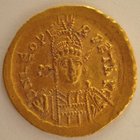 A LATE ROMAN/ EARLY BYZANTINE GOLD SOLIDUS OF LEO I